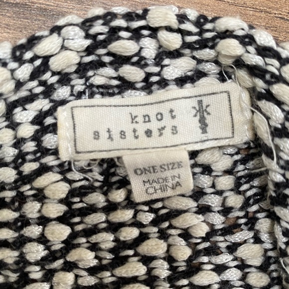 Revolve Dre Black and White Knit Sweater Oversized - Picture 4 of 6